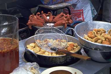 Frituras de verduras, patata y pescado